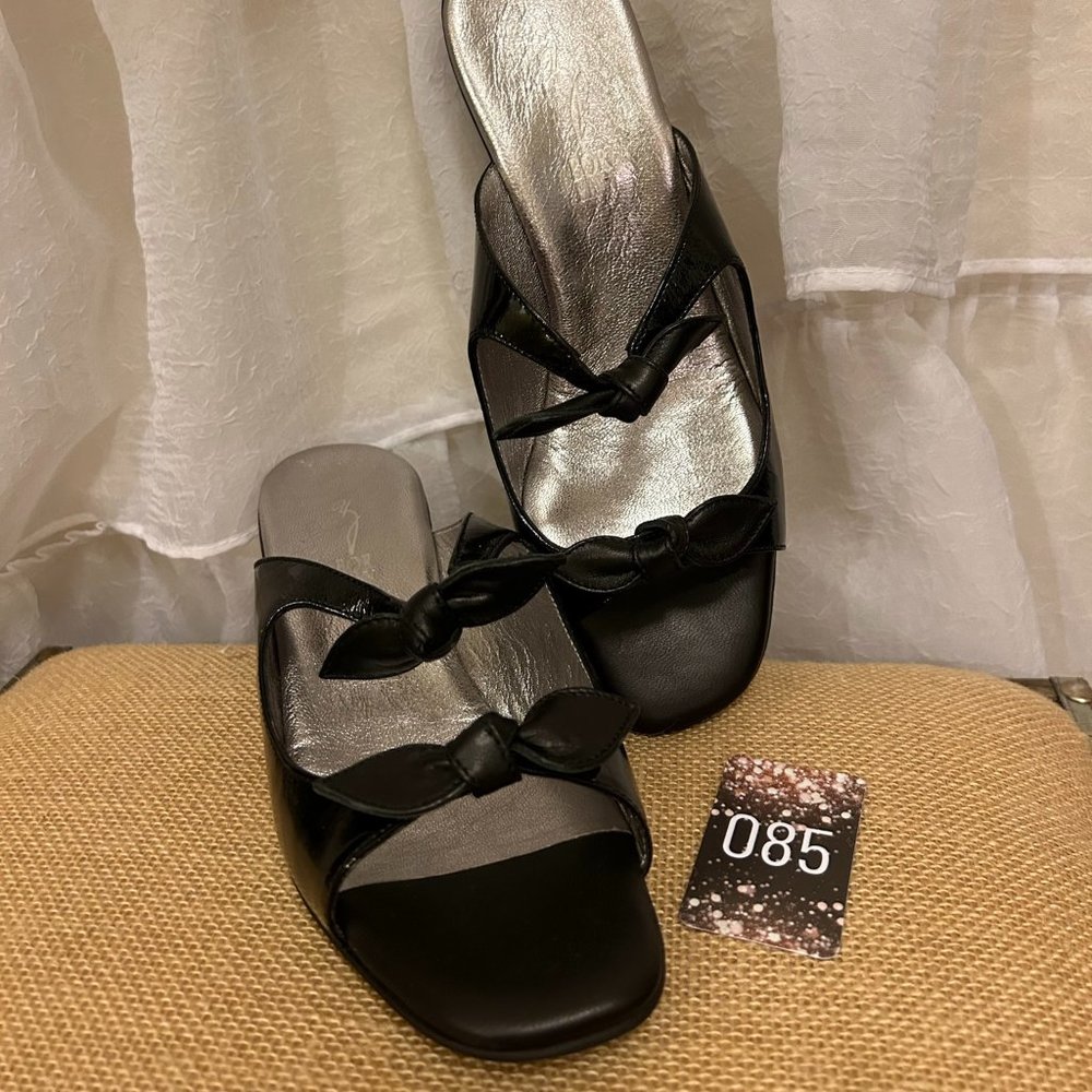 NIB Borm Geraldina Two Bow Black Patent Leather Wedge Sandals 39 8 M